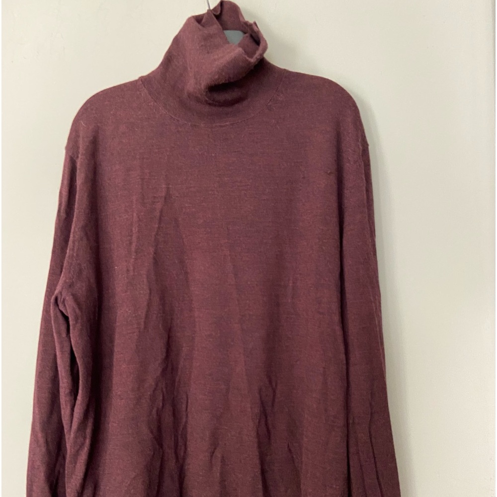 Men wool sweater. Chest measurements is 44” and arm length is 25”
